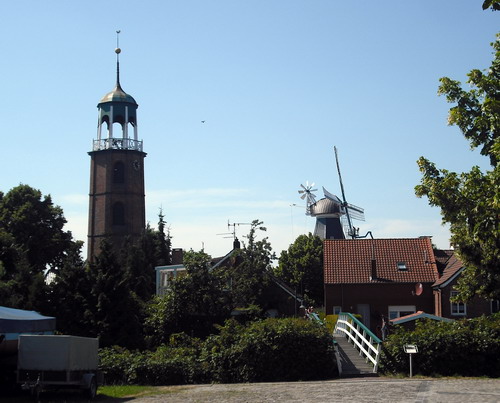 Windmhle und Kirche in Ditzum