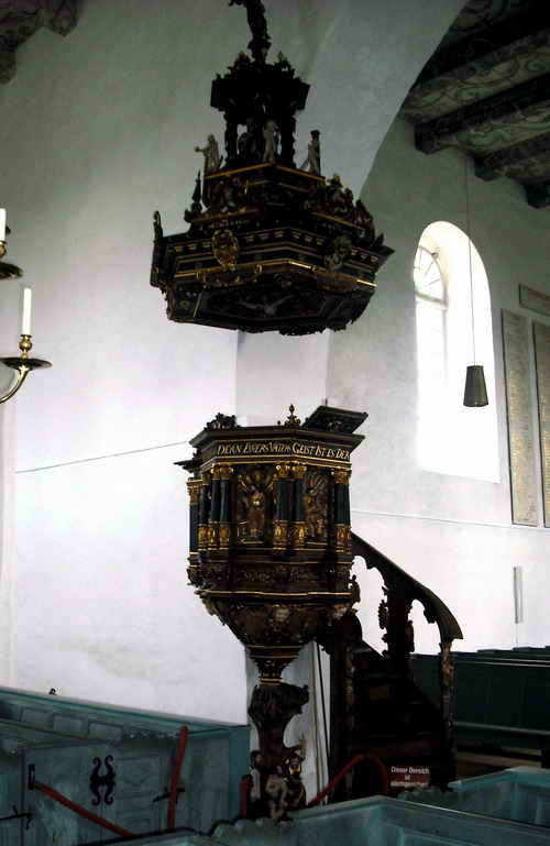 Kanzeli der  Kirche St. Matthus in Rodenkirchen