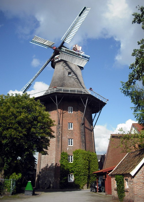 Windm�hlen. Windm�hle Galerieholl�nder in Aurich.