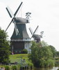 Zwillingswindm�hlen in Greetsiel.