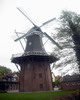 Windm�hle in Papenburg, Zentrum, Fu�g�ngerzone.
