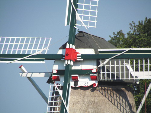 Fl�gelkreuz und M�hlenkappe