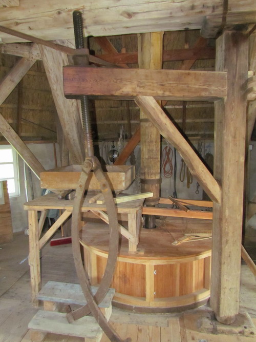 Steinkran und Mahlgang